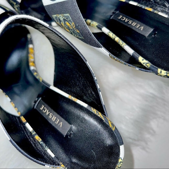 VERSACE BAROQUE TEXTILE SANDALS In GOLD and BLACK 40 - Picture 5 of 10